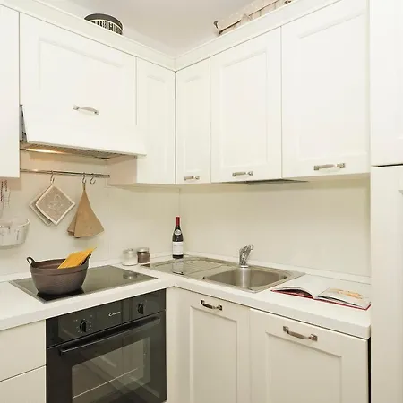 Iflat Zeledria 5 Apartament