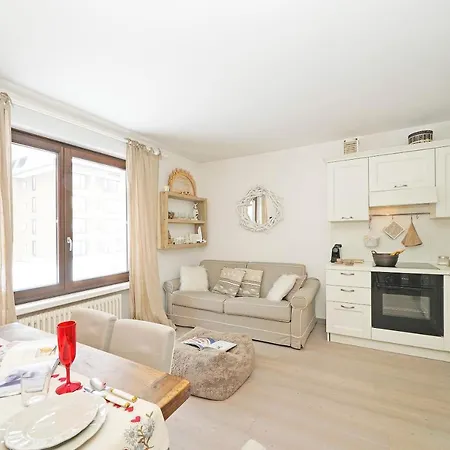 Apartament Iflat Zeledria 5 *