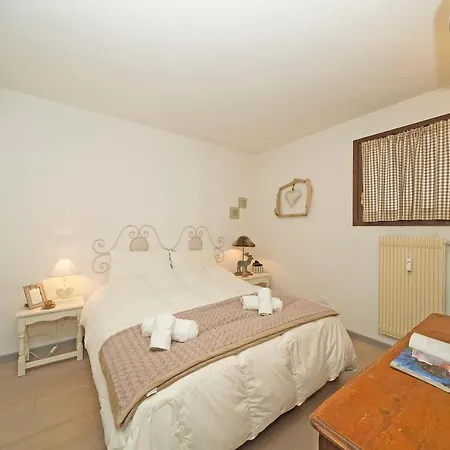 Iflat Zeledria 5 * Madonna