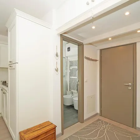 Iflat Zeledria 5 Apartament Madonna