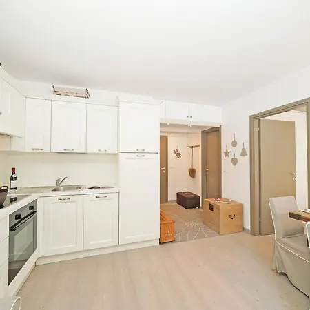 Iflat Zeledria 5 Apartament